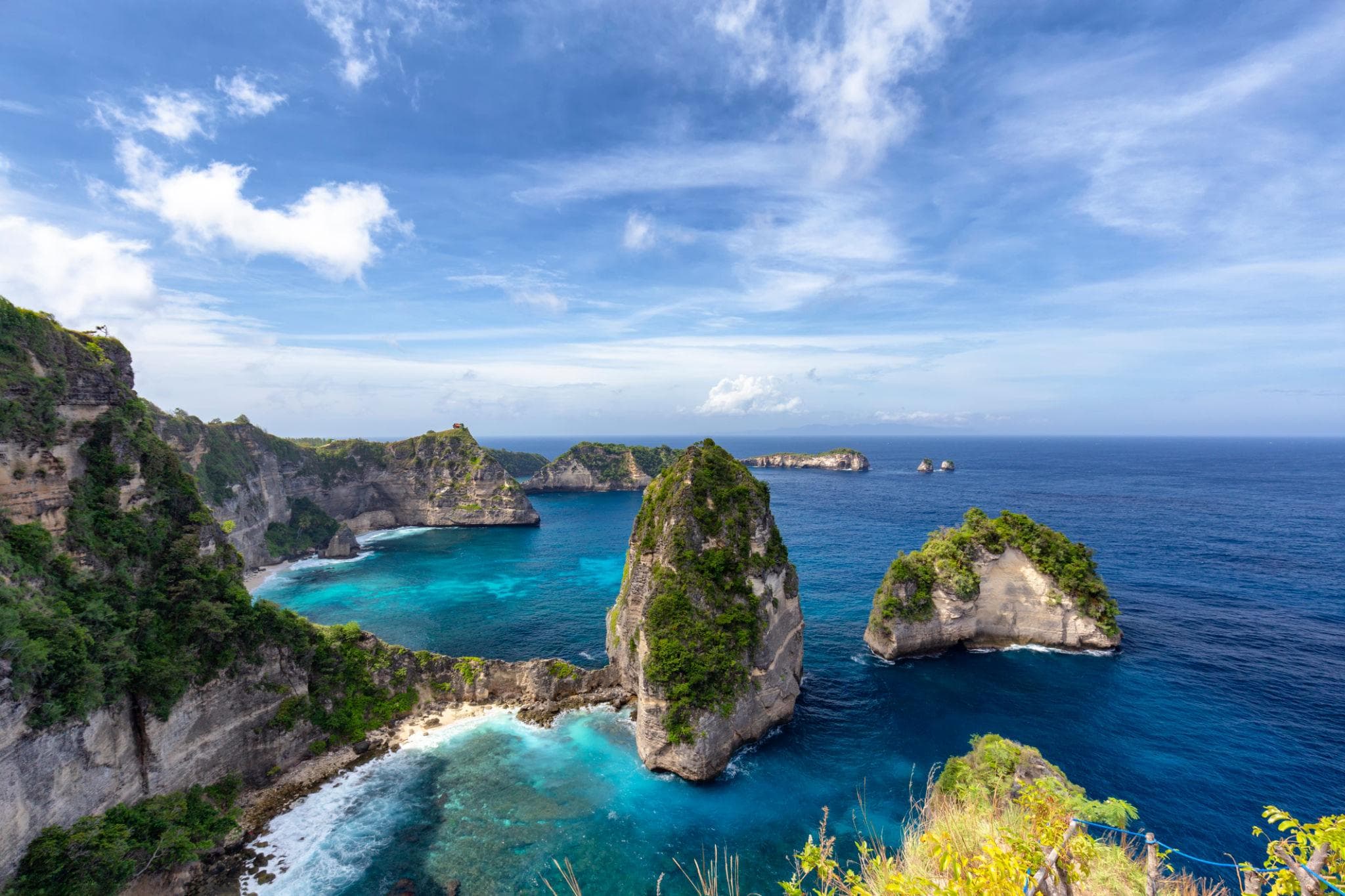 Diamond Beach limestone cliffs on the east coast of Nusa Penida — photo 3