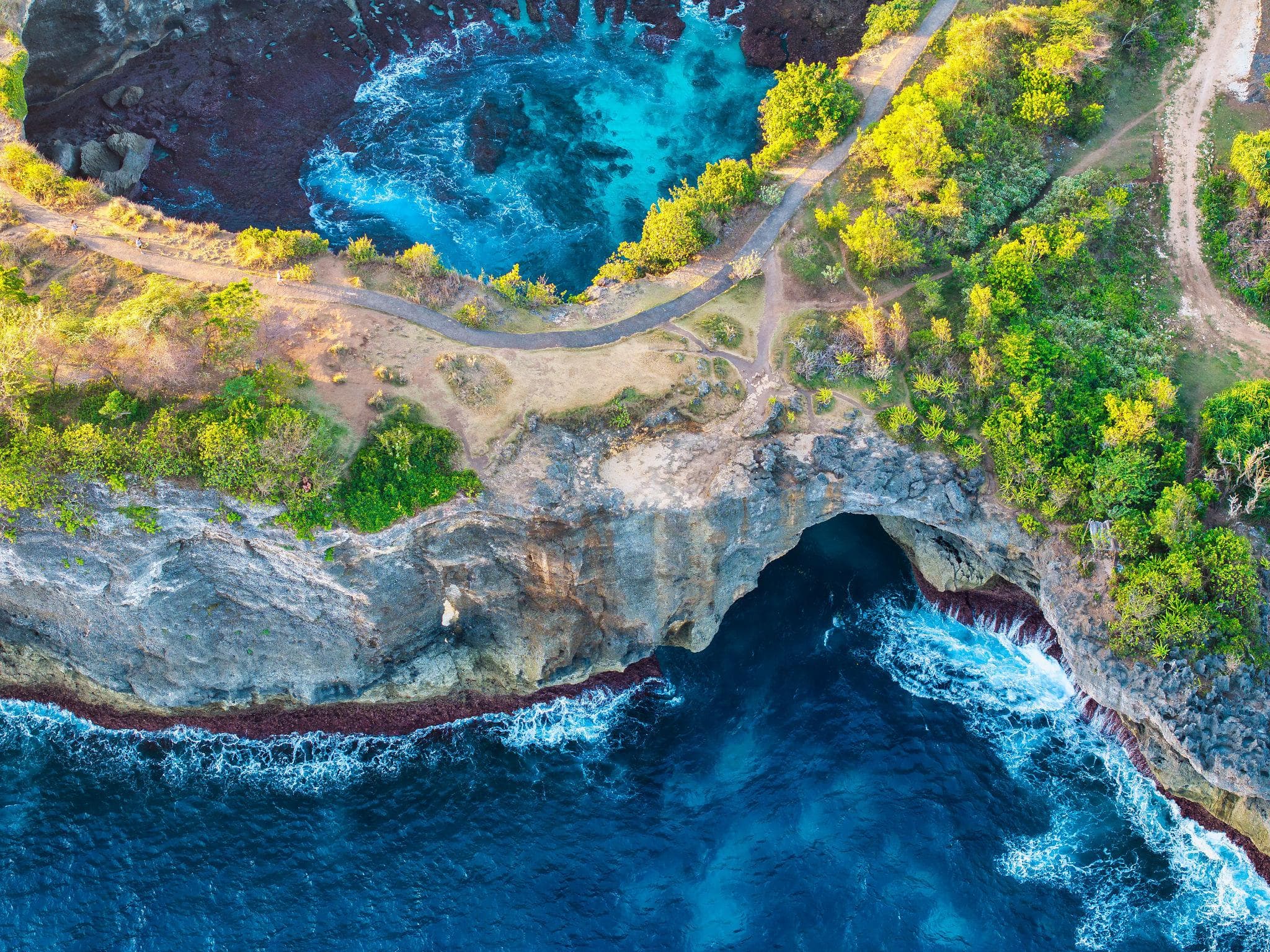 Kelingking Beach viewpoint on the west coast of Nusa Penida — photo 6