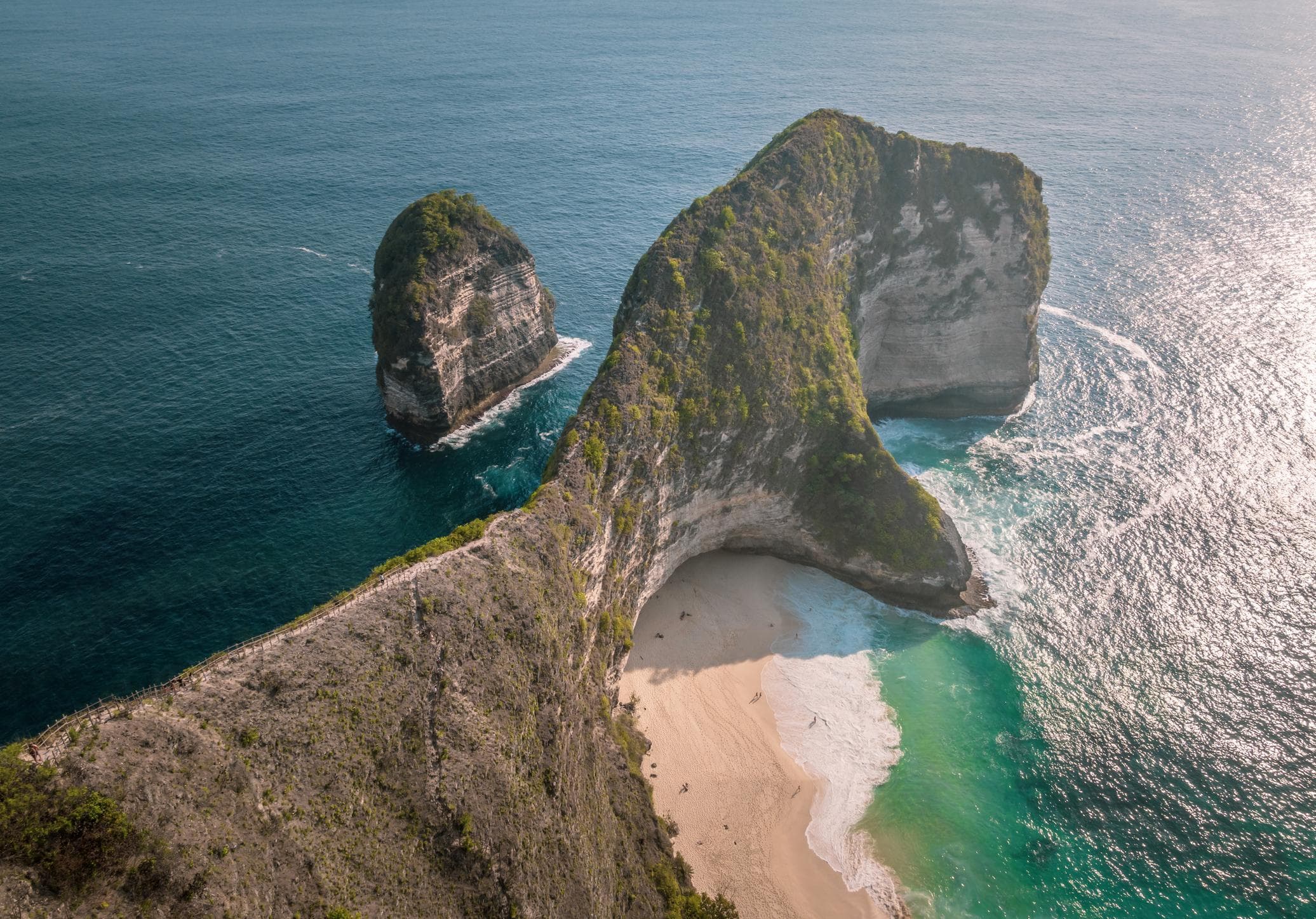 Kelingking Beach viewpoint on the west coast of Nusa Penida — photo 7