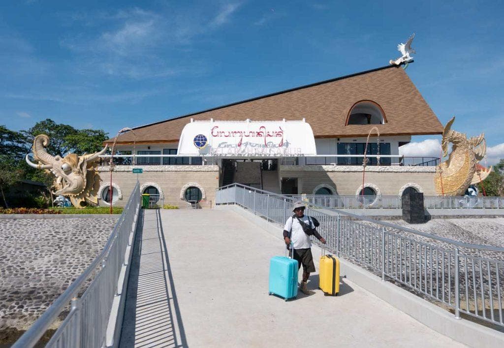 Sanur Harbour fast boat and island gallery 3